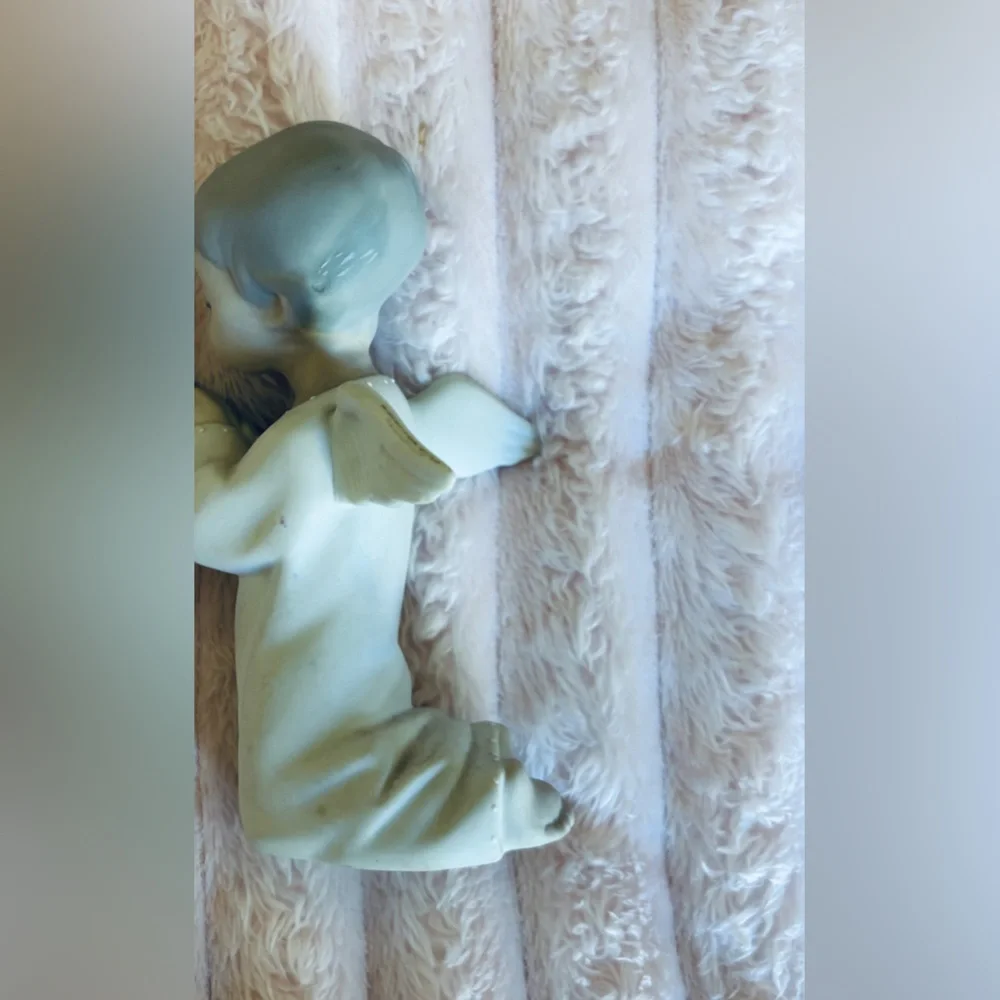 Lladro Praying Small Angel Boy Vintage Ceramic Made in Italy Cherub Matte - Picture 2 of 6